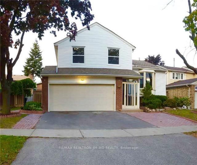 4 Longbow Square, Toronto, ON, M1W 2W7