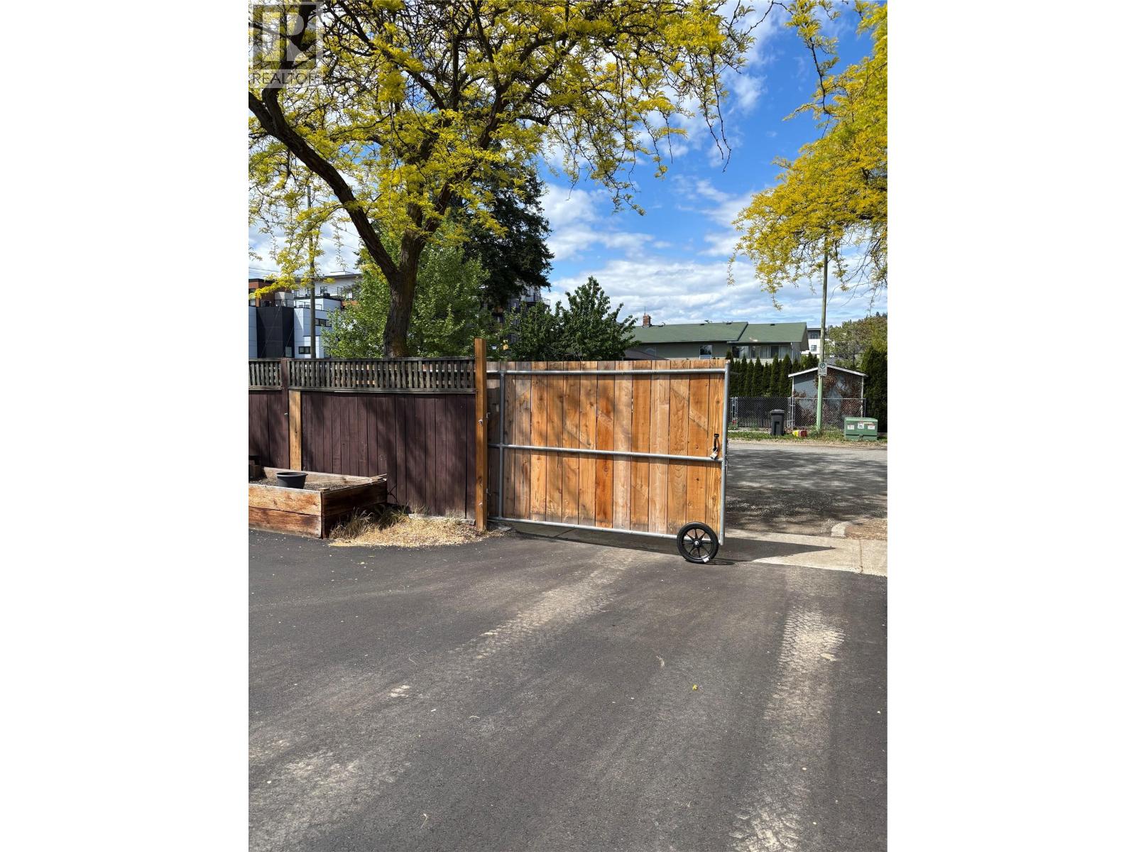 Additional image 6 of 1333 Richter Street, Kelowna, BC, V1Y2L5