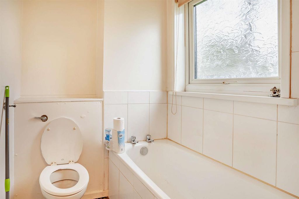 Additional image 4 of 1 bed flat for saleForest View, Cardiff CF5