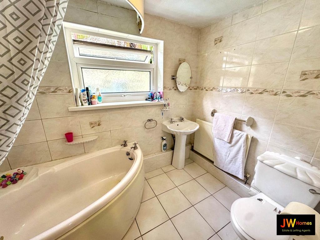 Additional image 8 of 3 bed property for saleAlbertina Road, Treowen NP11