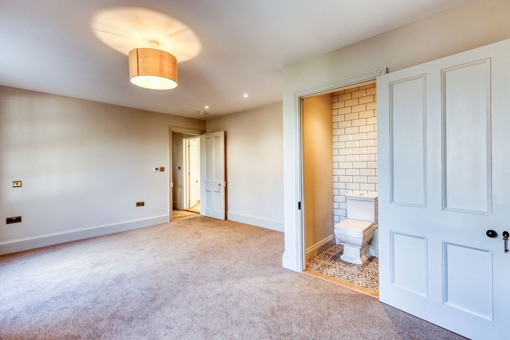 Additional image 17 of 4 bed semi-detached house for saleThe Farmhouse, La Porte, St Saviour JE2