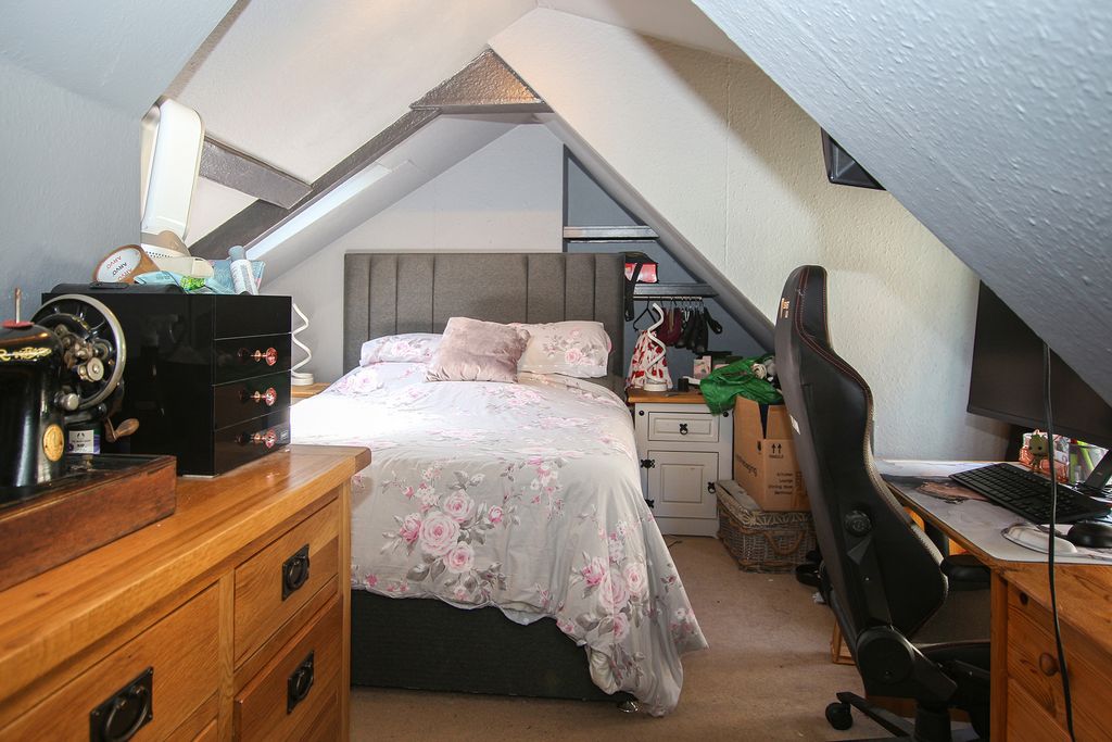 Additional image 7 of 1 bed property for sale28 Le Bordage, St Peter Port, Guernsey GY1
