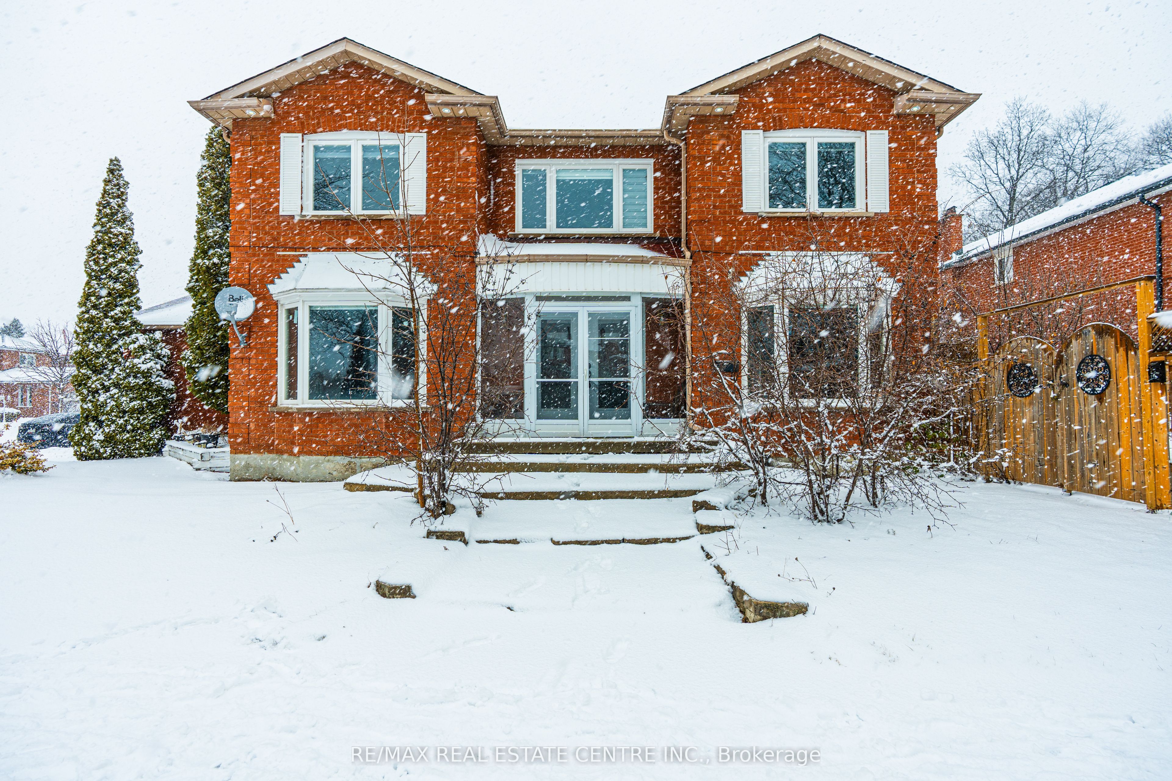 36 Woodbury Court, Brampton, ON, L6Y 4K5