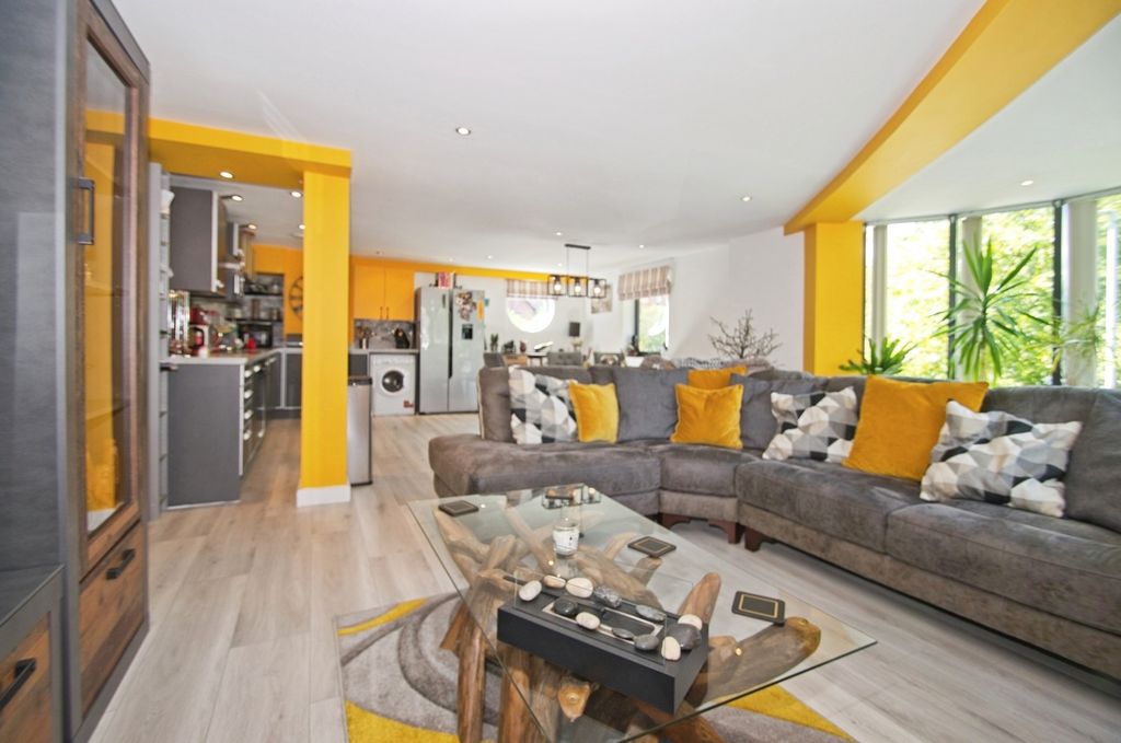 Additional image 2 of 2 bed flat for saleCity Wharf Apartments, Schooner Way, Cardiff Bay, Cardiff CF10