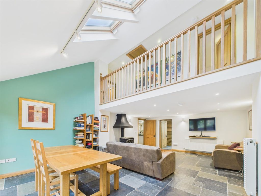 4 bed cottage for saleDevauden, Chepstow NP16 photo 5