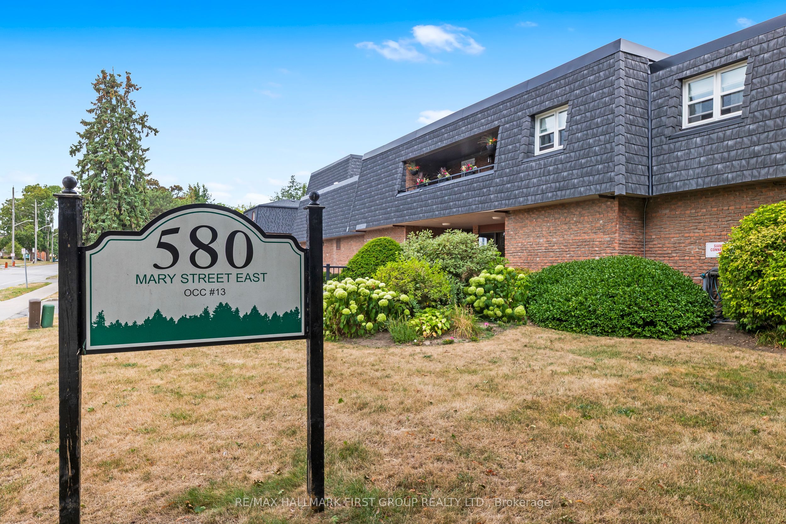 102-580 Mary Street E, Whitby, ON, L1N 2R3