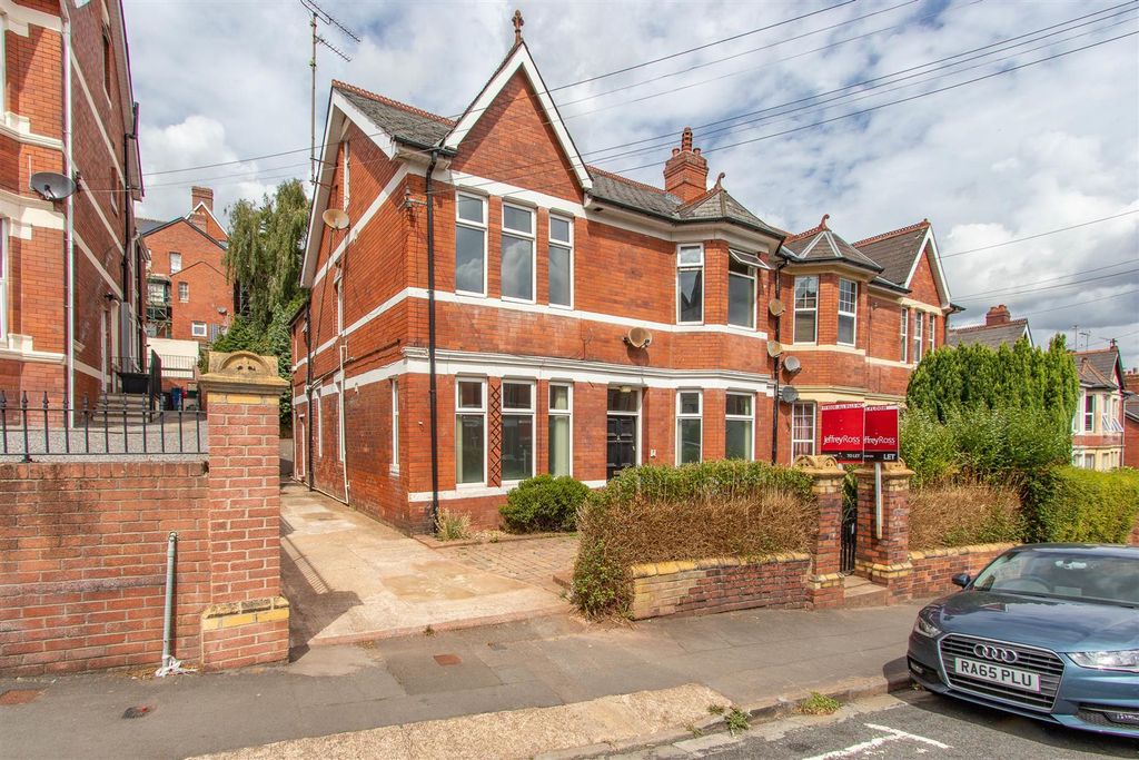 8 bed semi-detached house for saleBryngwyn Road, Newport NP20