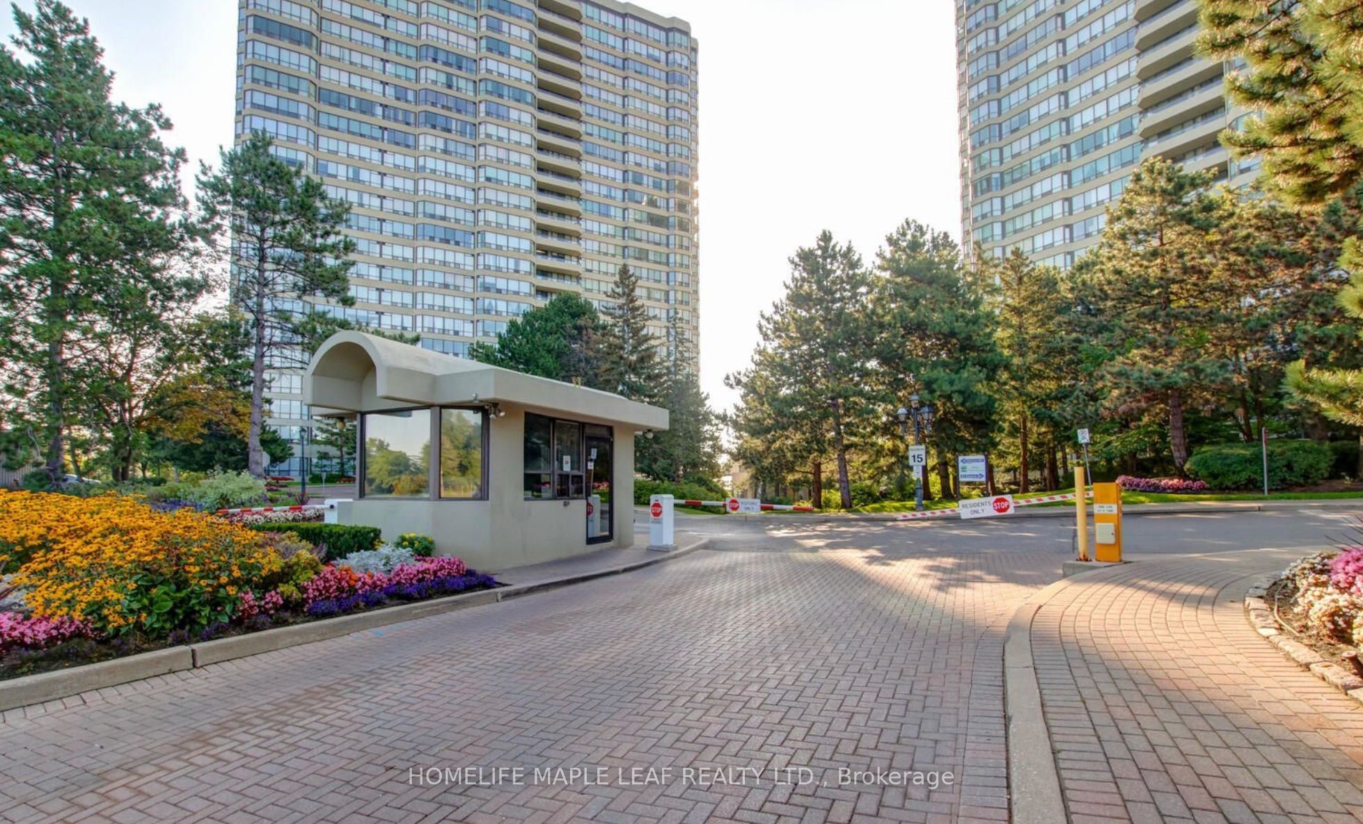 407-24 Hanover Road, Brampton, ON, L6S 5K8