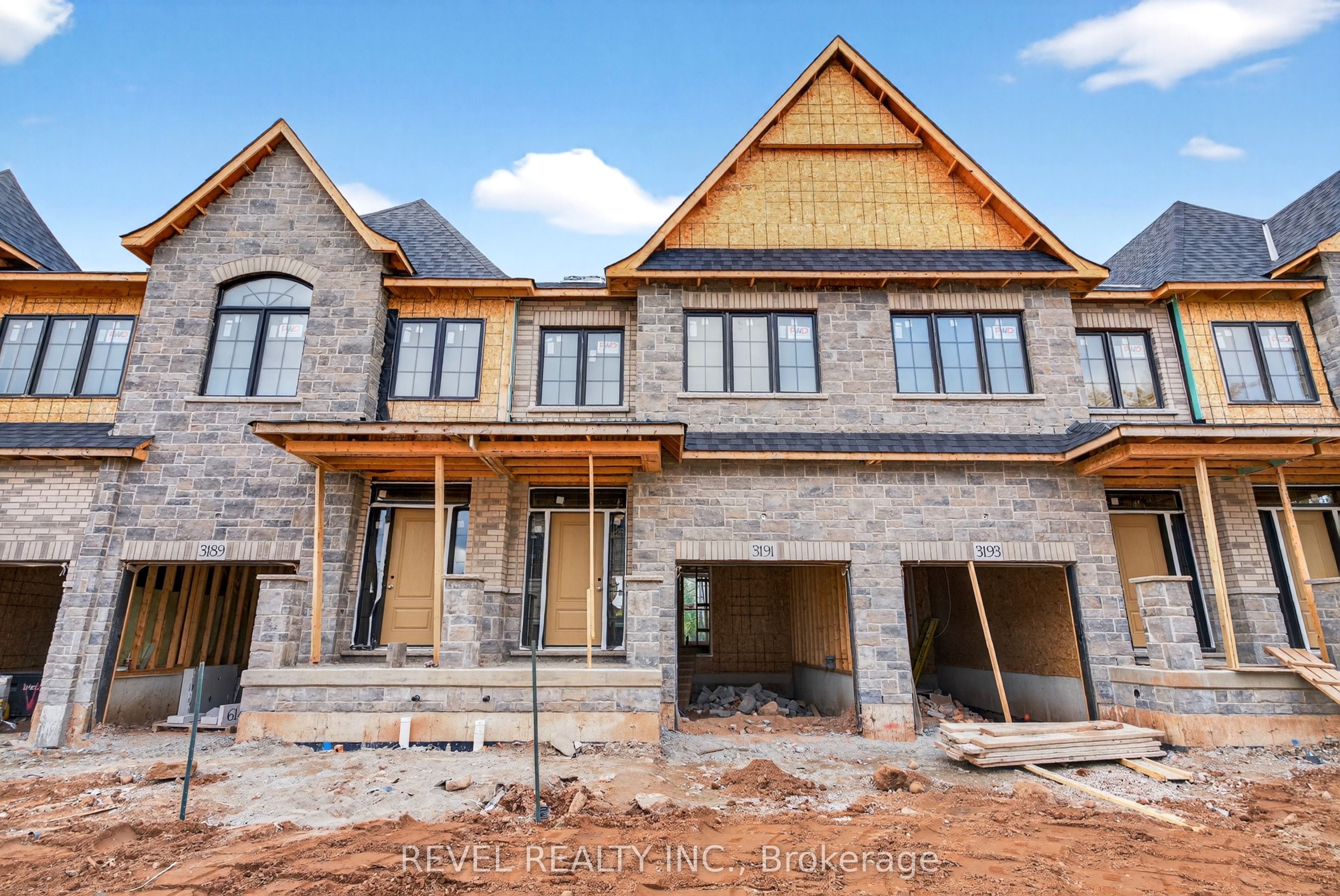 9-600 Maplehill Drive, Burlington, ON, L7N 2W3