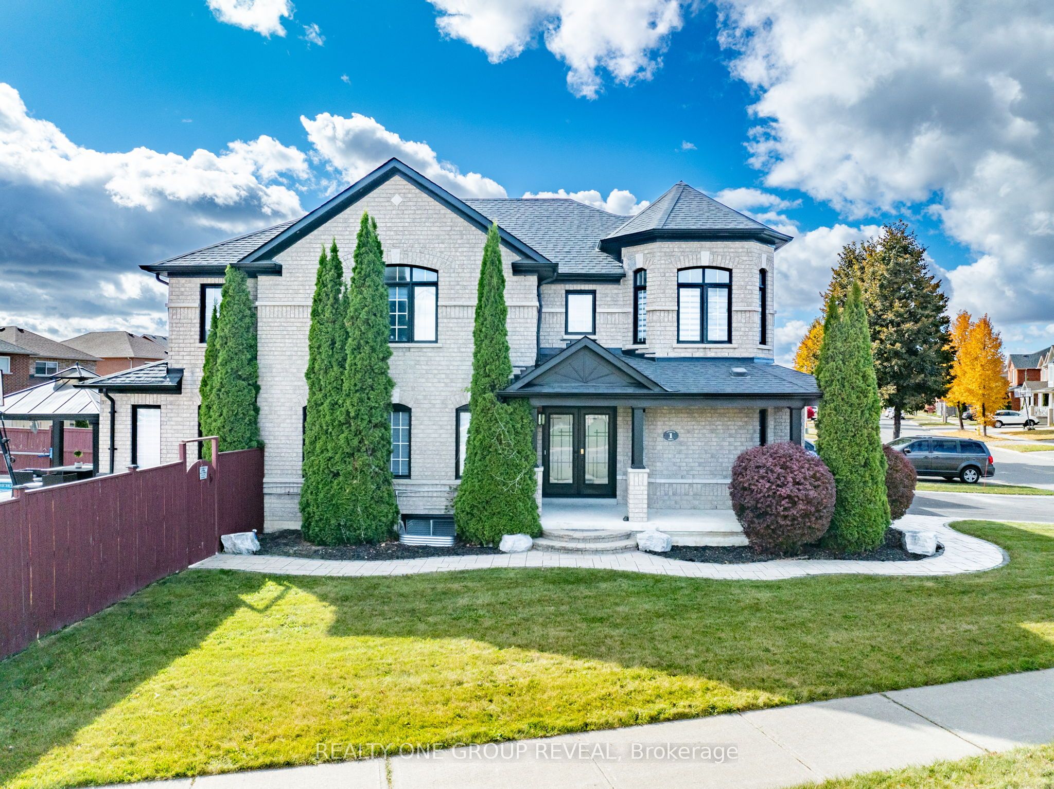 Additional image 2 of 1 Bridgid Drive, Whitby, ON, L1P 1T7