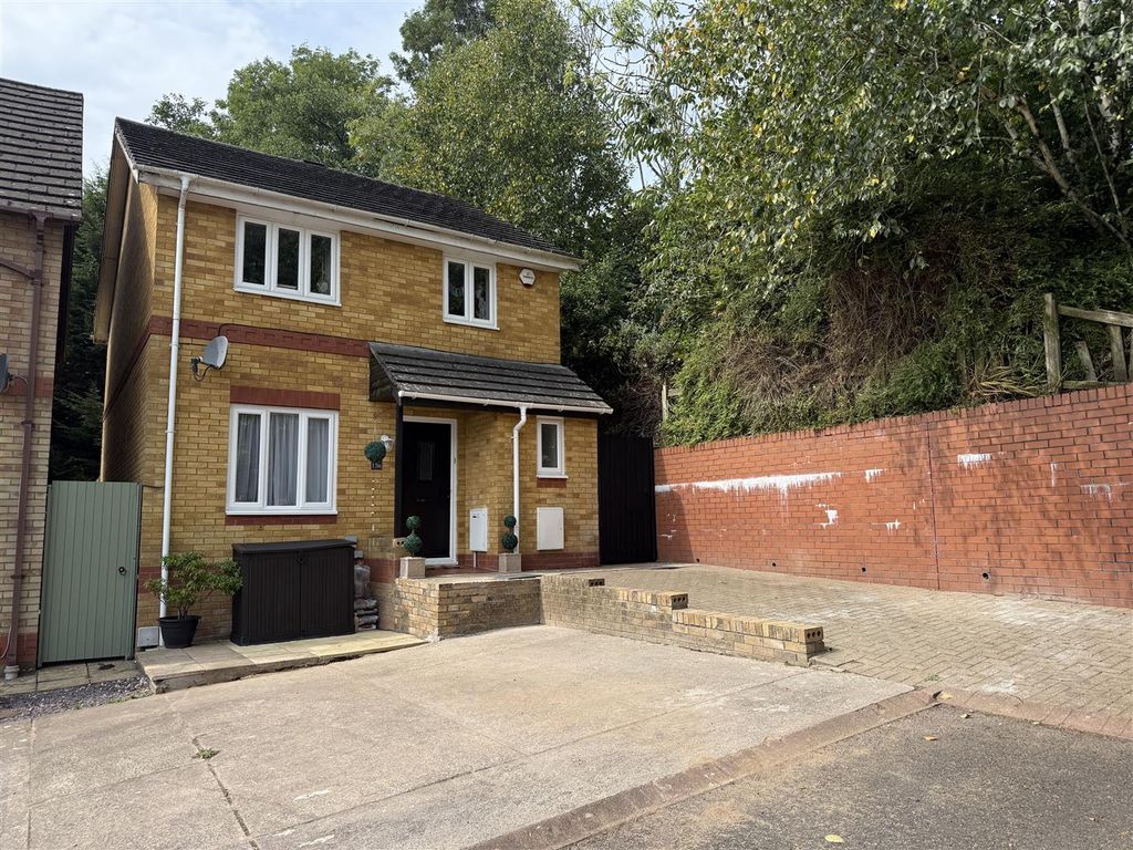 3 bed detached house for saleClos Y Carlwm, Cardiff CF14