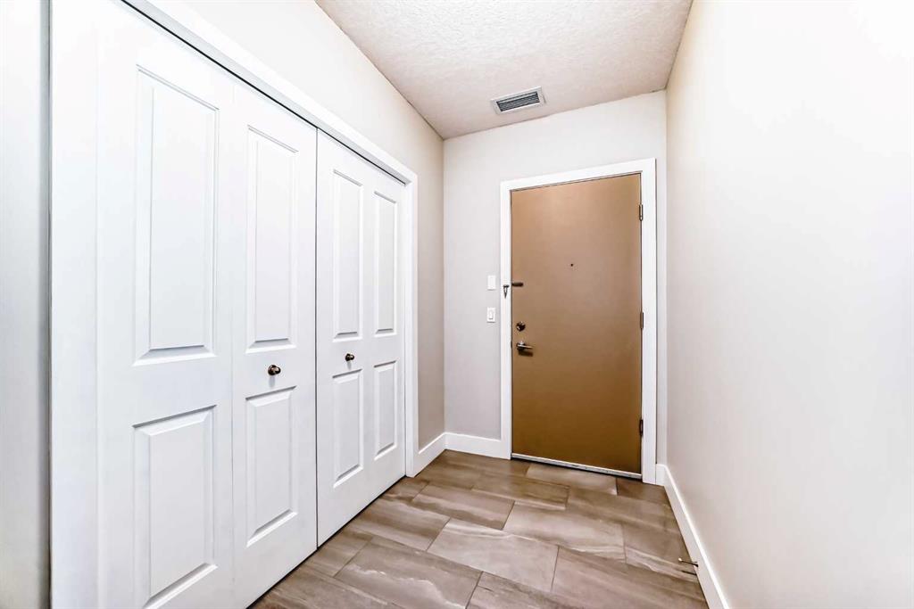 Additional image 3 of 304-1899 45 Street NW, Calgary, AB, T3B 4S3
