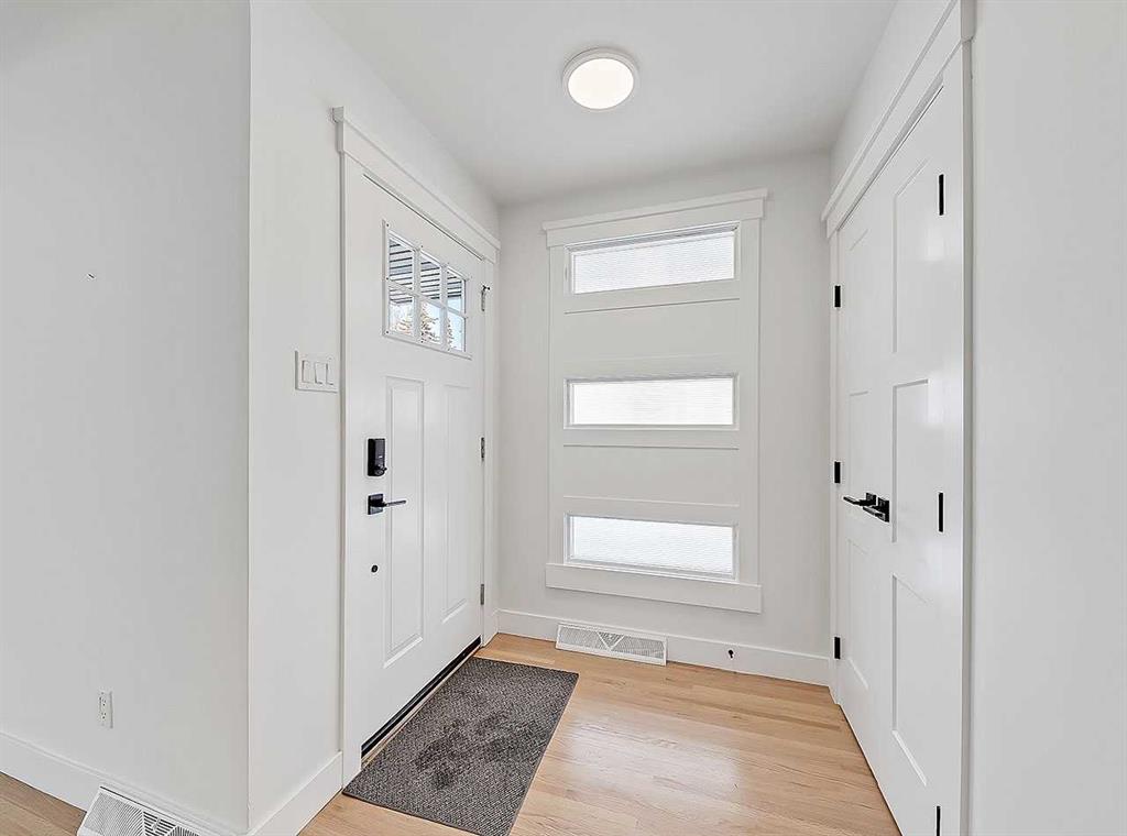 Additional image 4 of 23 Cambrian Drive NW, Calgary, AB, T2K 1P3