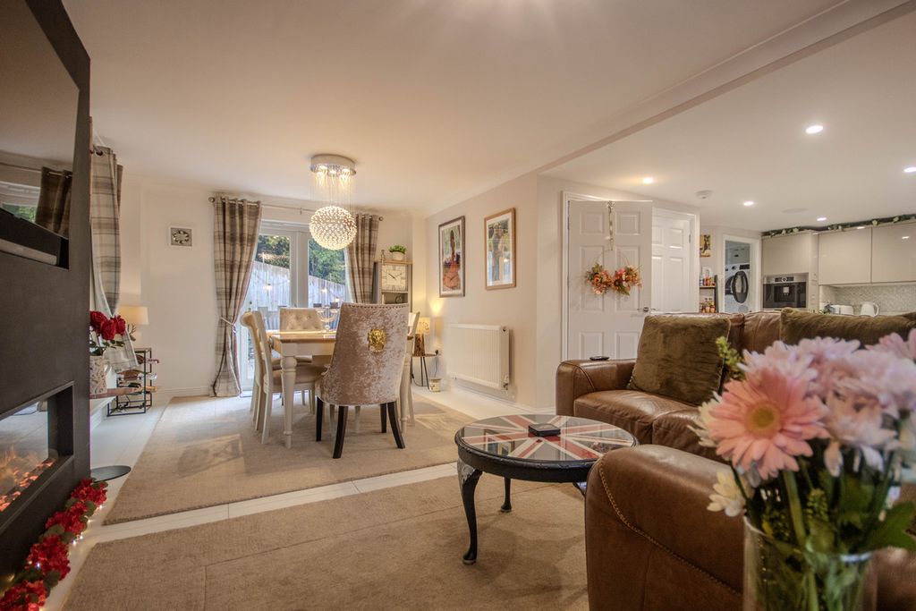 Additional image 9 of 5 bed detached house for saleFisher Hill Way, Cardiff CF15
