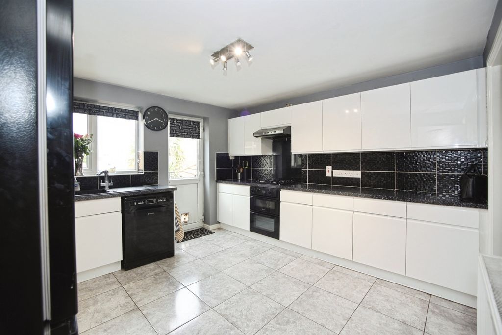 Additional image 6 of 4 bed detached house for saleCoed-Y-Graig, Ystrad Mynach, Hengoed CF82