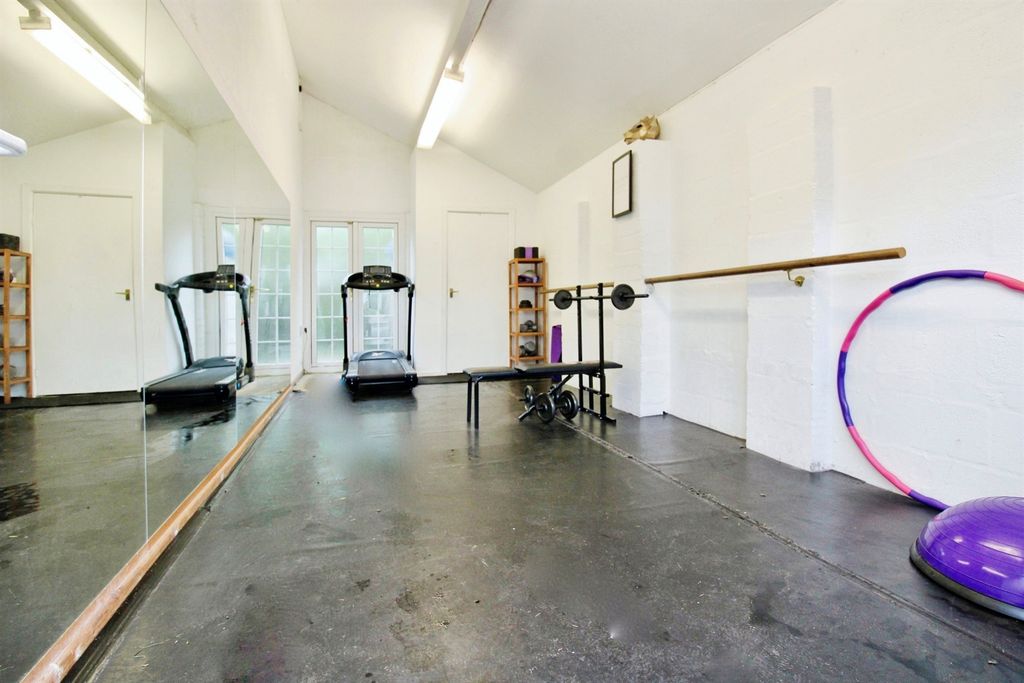 Additional image 10 of 3 bed semi-detached house for salePwllmawr Avenue, Rumney, Cardiff CF3