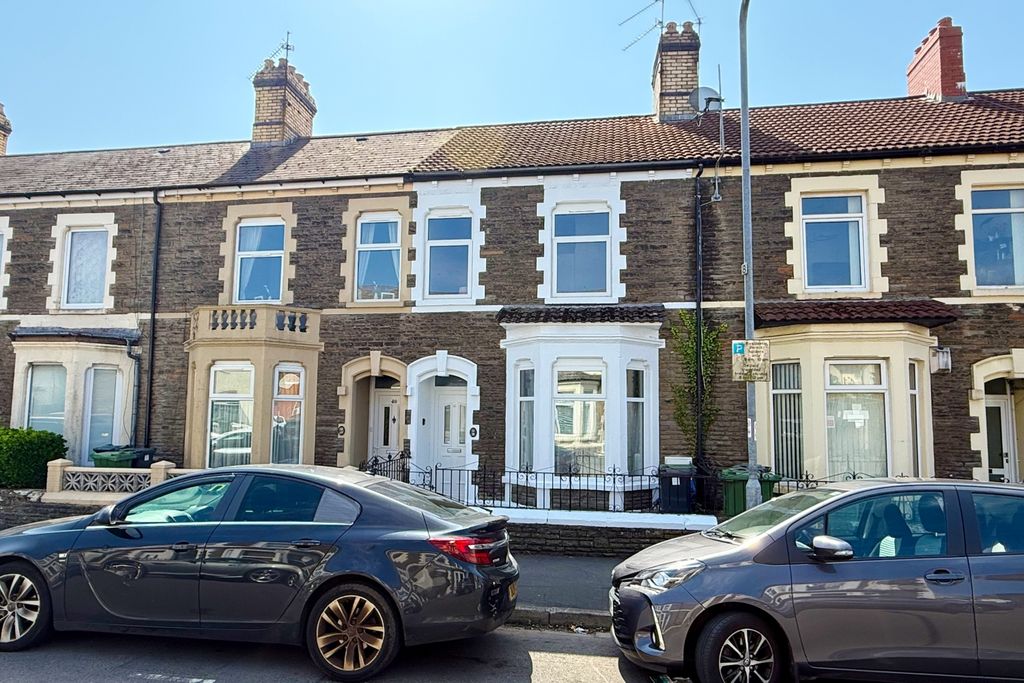 3 bed terraced house for saleRedlaver Street, Grangetown CF11