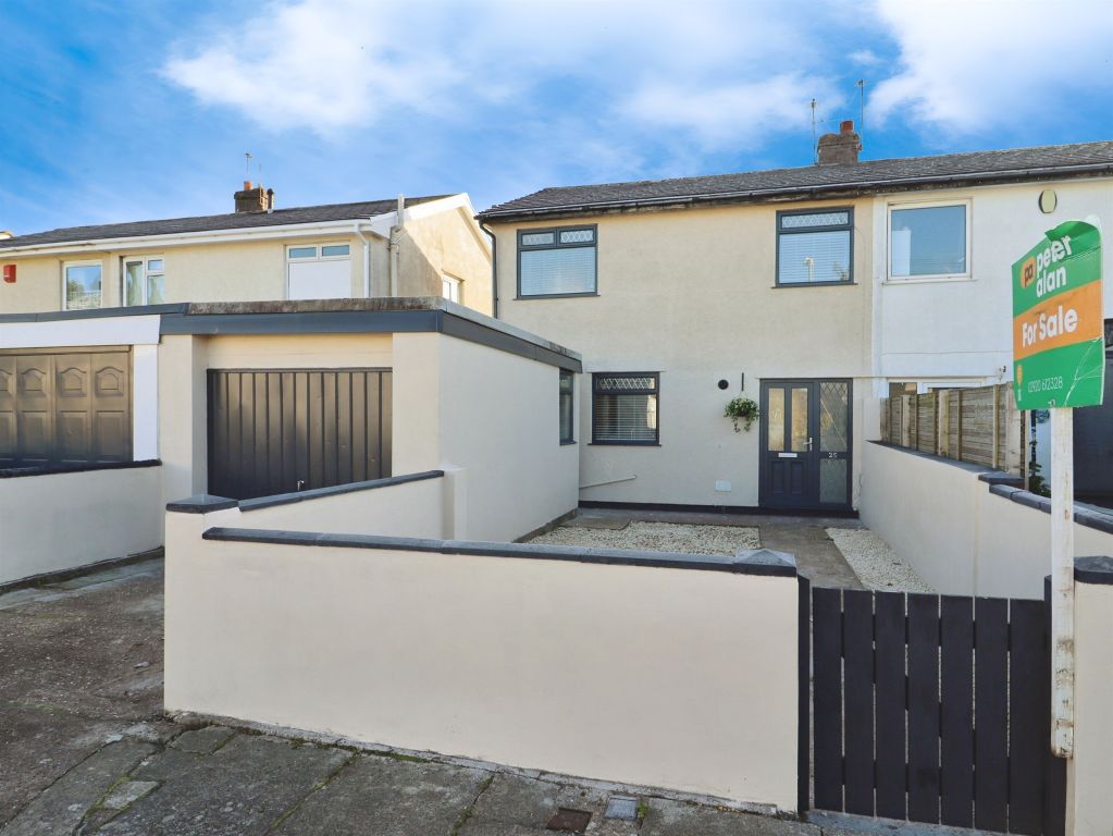 3 bed semi-detached house for saleColwinstone Close, Cardiff CF14