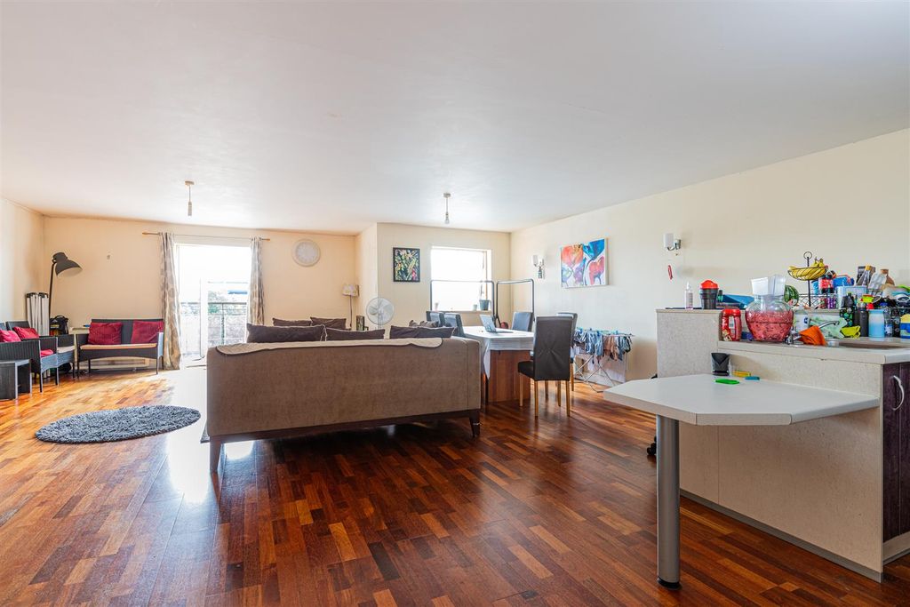 Additional image 11 of 2 bed flat for saleHenke Court, Atlantic Wharf, Cardiff Bay CF10