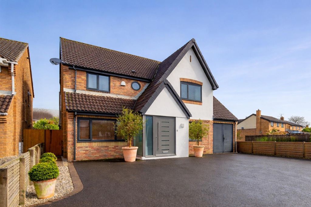 4 bed property for saleMallards Reach, Marshfield, Cardiff CF3