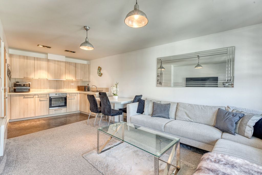 Additional image 2 of 1 bed flat for sale66 Saviours Place, St Helier JE2