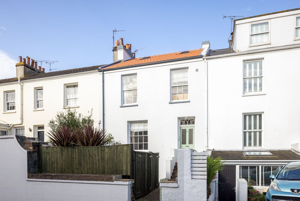 1 bed flat for sale32 Chevalier Road, St. Helier, Jersey JE2