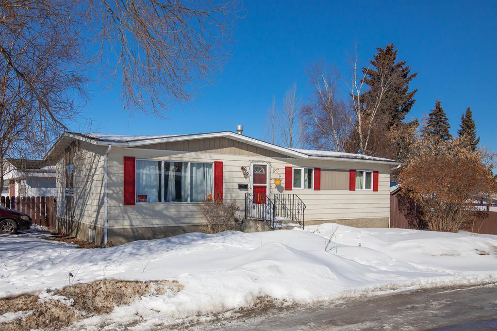 62 Parkland Drive, Sylvan Lake, AB, T4S 1J2