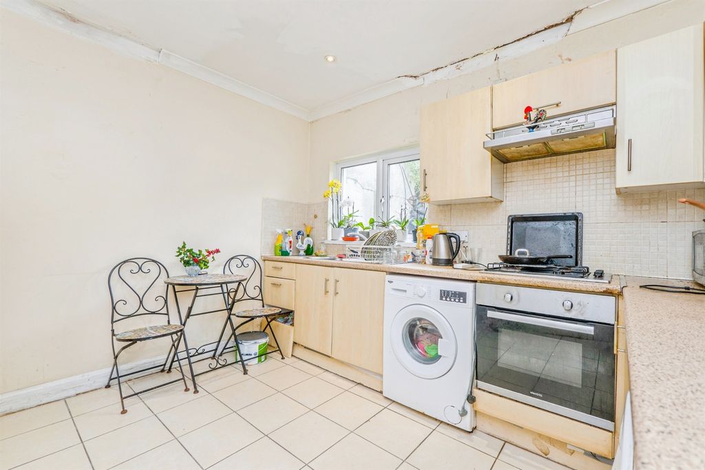 Additional image 4 of 2 bed flat for saleClaude Place, Roath, Cardiff CF24