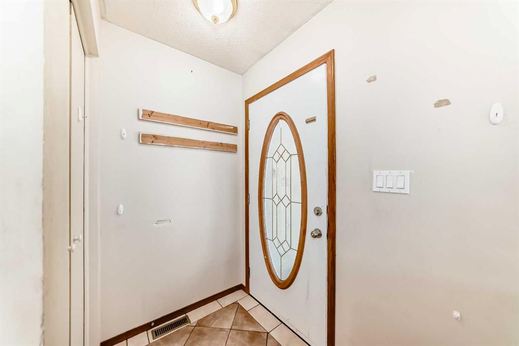 Additional image 6 of 927 Midridge Drive SE, Calgary, AB, T2X 1H5