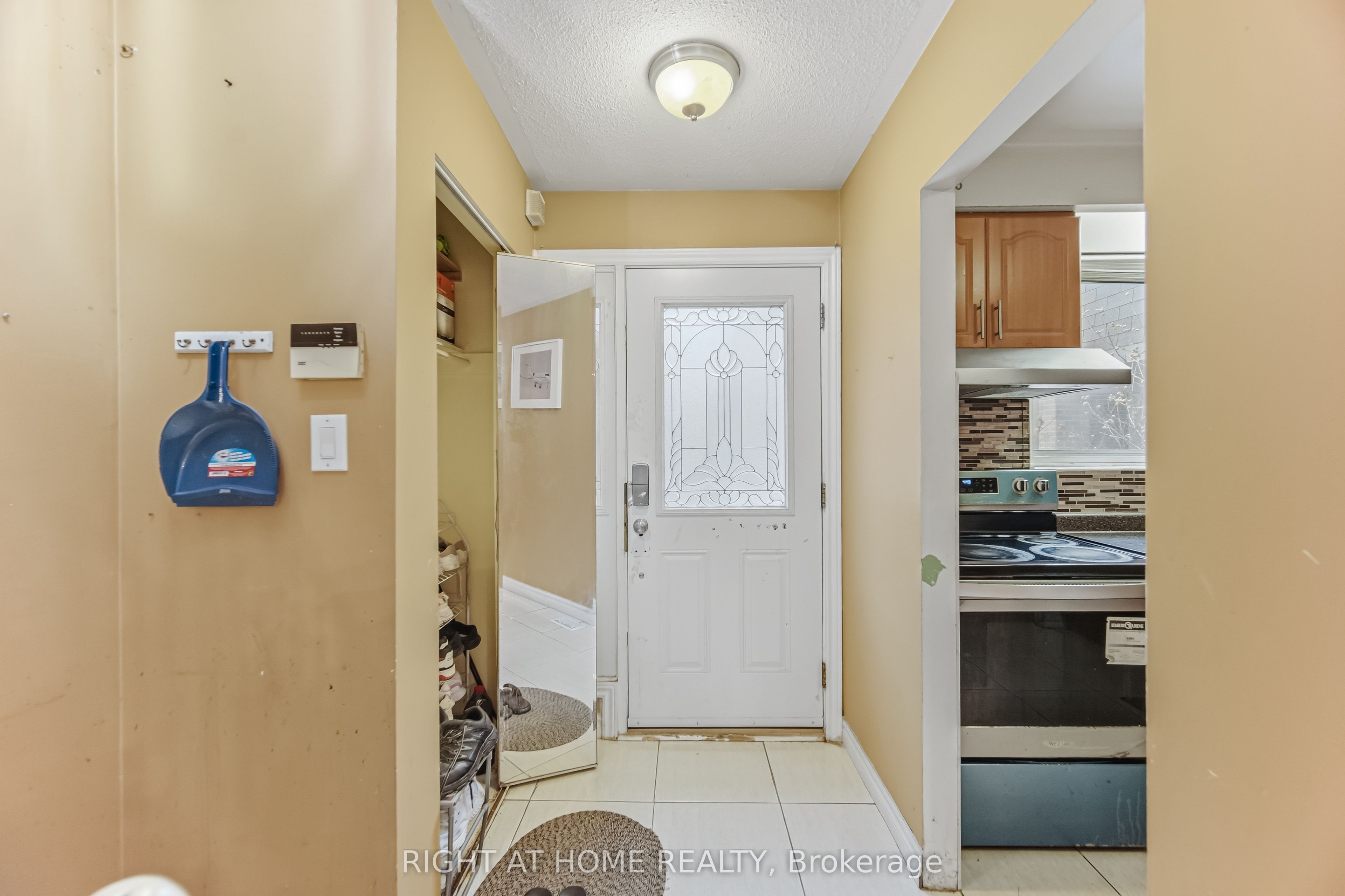 4-415 Silverstone Drive, Toronto, ON, M9V 3K6 photo 4