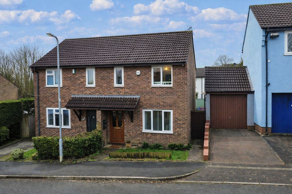 3 bed semi-detached house for saleBedavere Close, Cardiff CF14