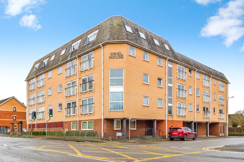 2 bed flat for saleWindsor Road, Cardiff CF24