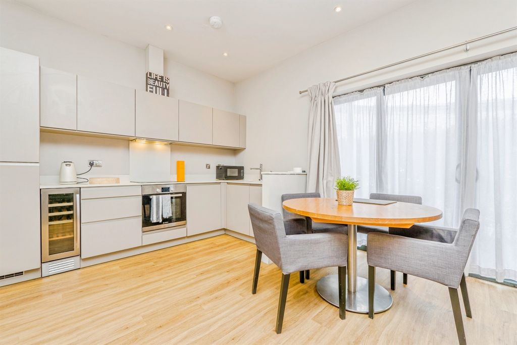 Additional image 9 of 2 bed flat for saleRomilly Crescent, Cardiff CF11