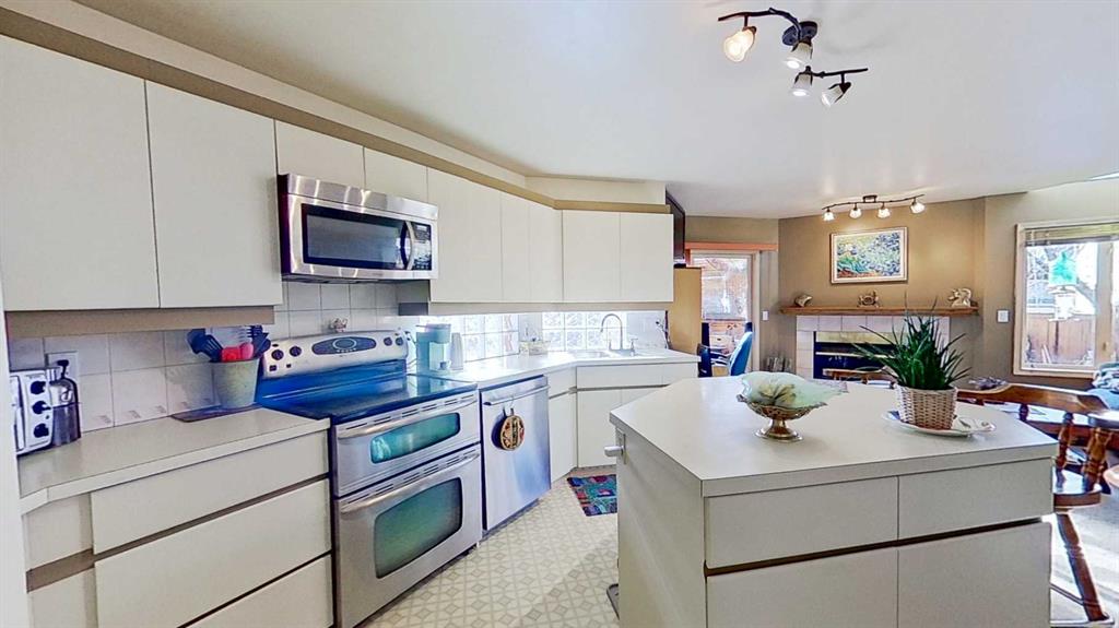 Additional image 3 of 2219 Westmount Road NW, Calgary, AB, T2N 3N5