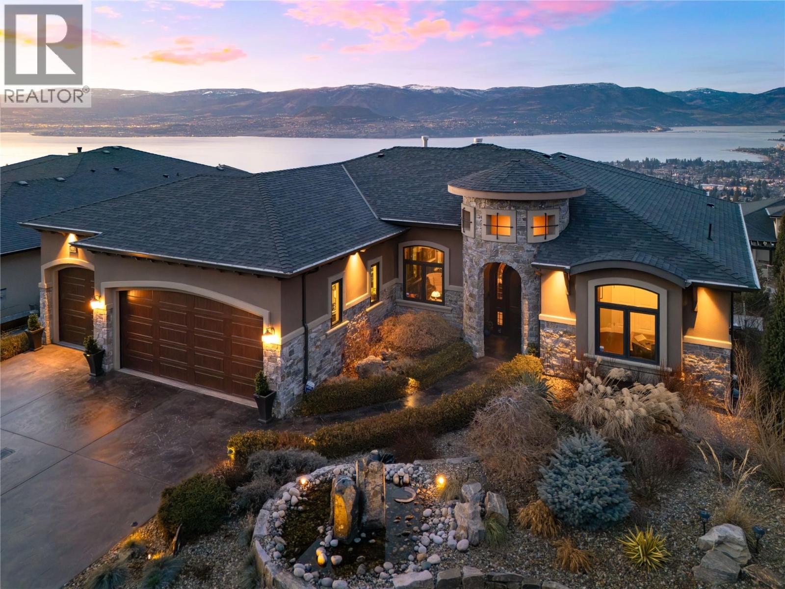 954 Hewetson Avenue, Kelowna, BC, V1W5H8