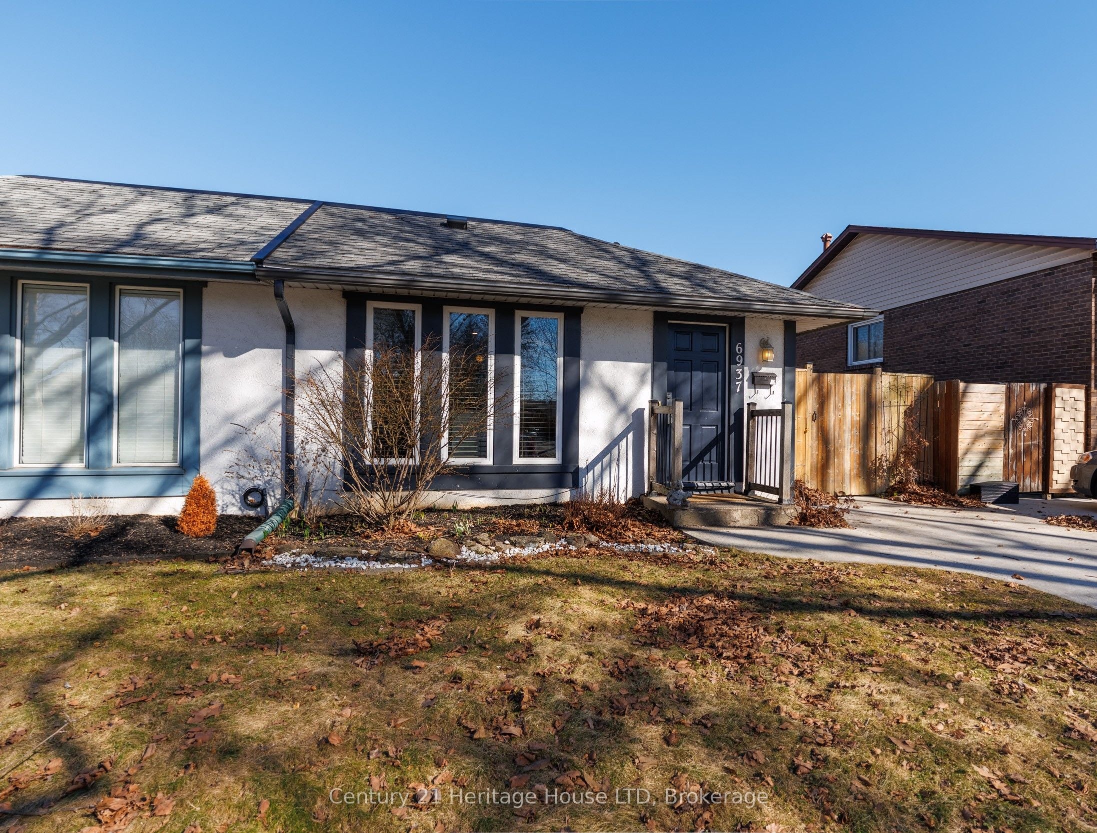 6937 Dolphin Street, Niagara Falls, ON, L2E 6Y8