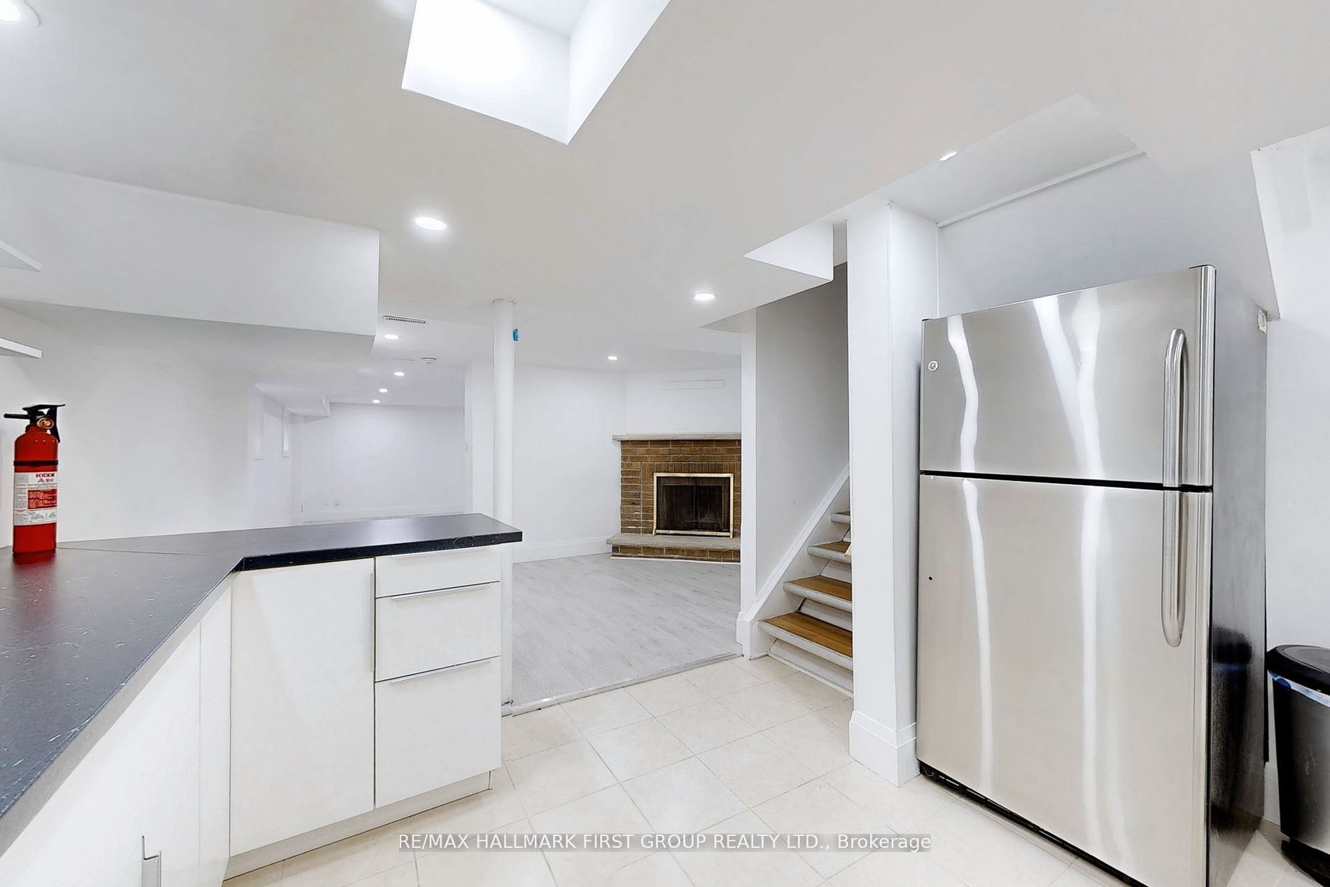 1 Bramwell Drive, Ajax, ON, L1S 5L1 photo 3