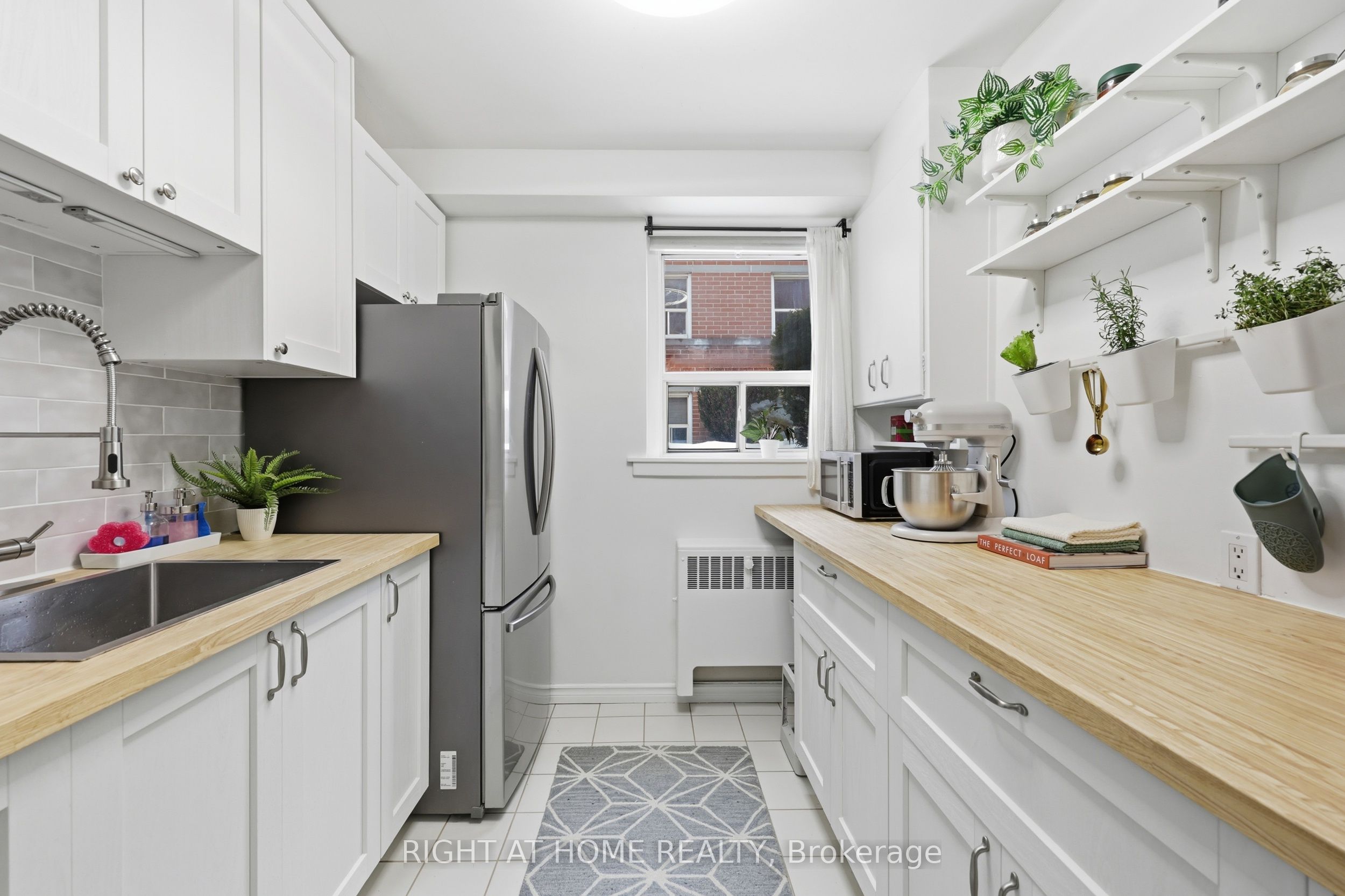 Additional image 6 of 11-223 Macnab Street S, Hamilton, ON, L8P 3C9