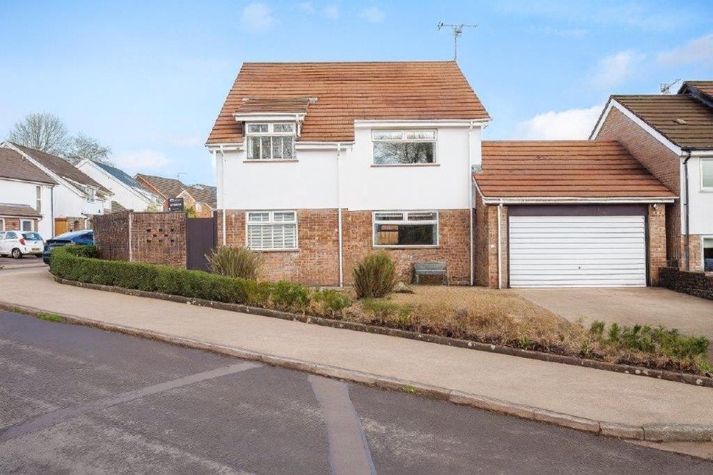 4 bed detached house for saleChartwell Drive, Lisvane, Cardiff CF14