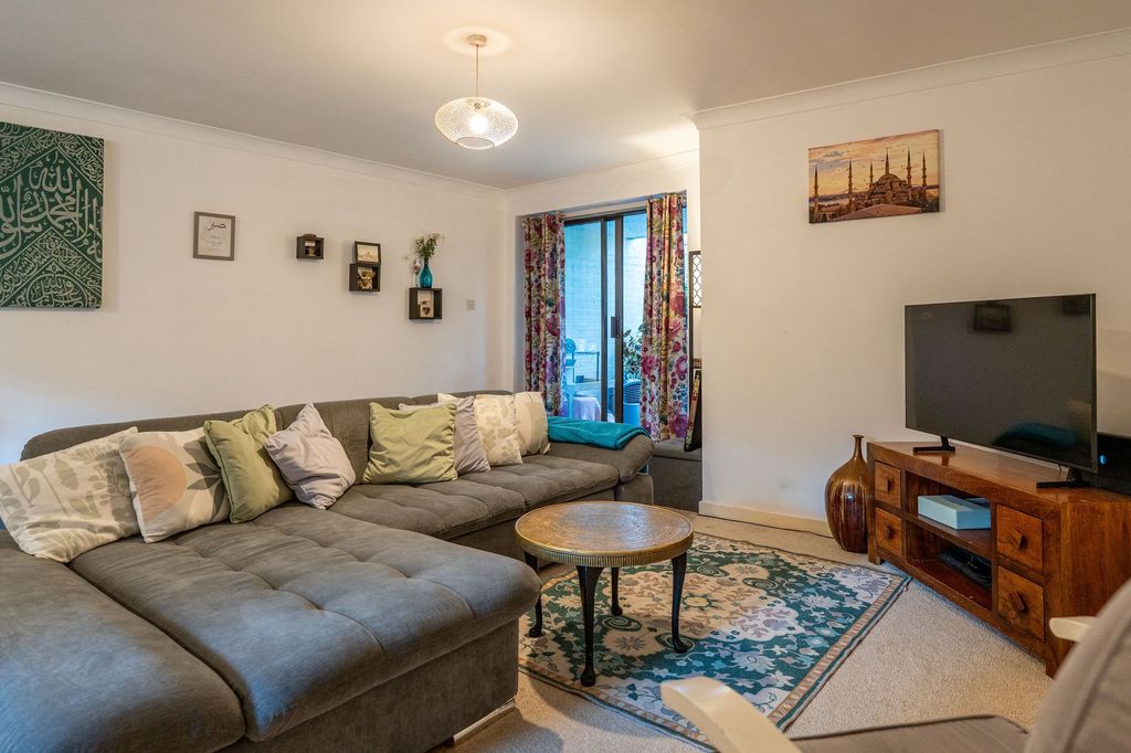 Additional image 4 of 2 bed flat for saleThe Crescent, Llandaff CF5