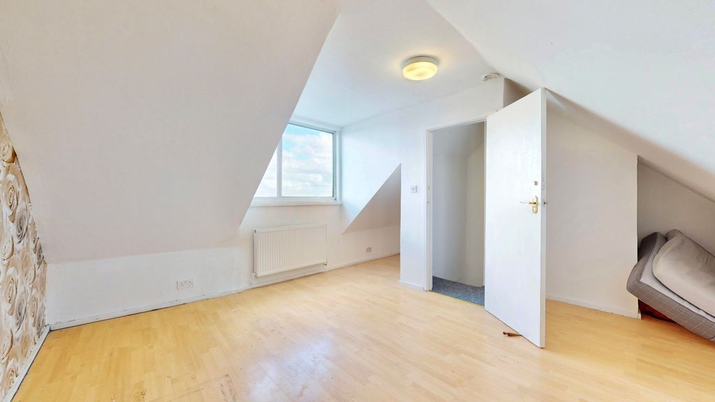 Additional image 17 of 4 bed terraced house for saleSummit Close, London NW9