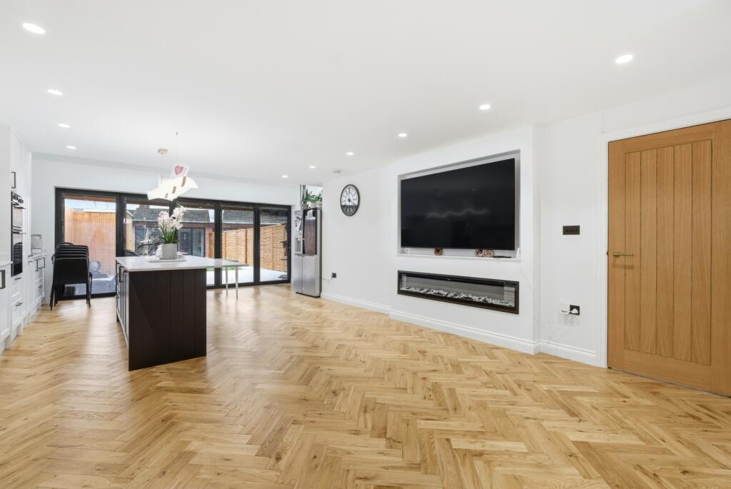 Additional image 2 of Meadway, Colney Heath, St. Albans, Hertfordshire, AL4