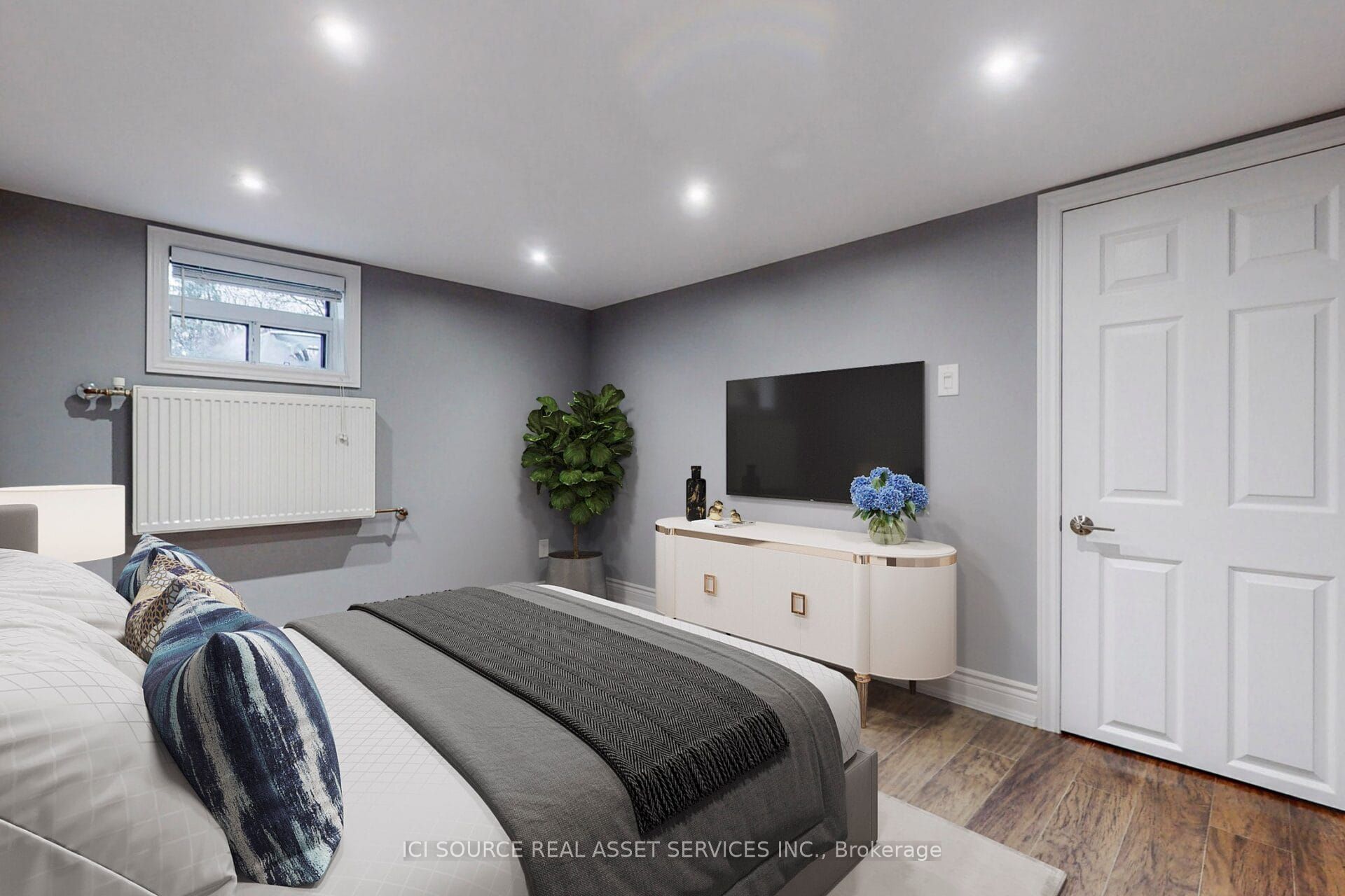 Lower-8 Davies Crescent, Toronto, ON, M4J 2X5 photo 5