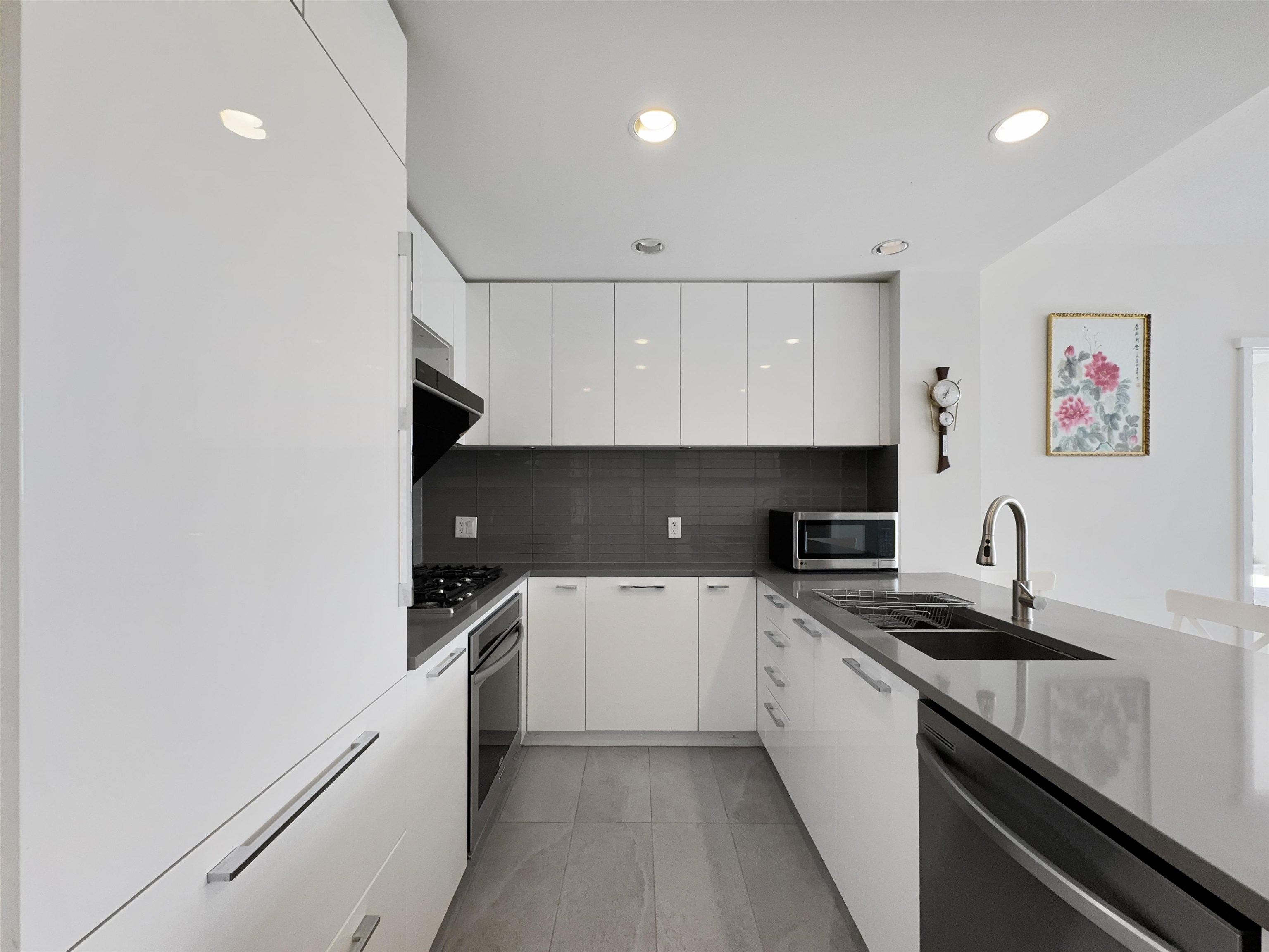Additional image 2 of 28xx-3102 Windsor Gate, Coquitlam, BC, V3B 0J3