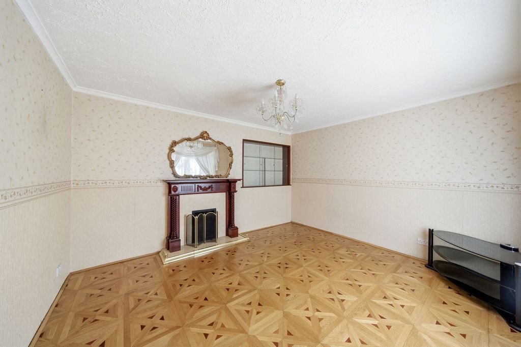 Additional image 9 of 5 bed semi-detached house for saleLong Reach Road, Cambridge CB4