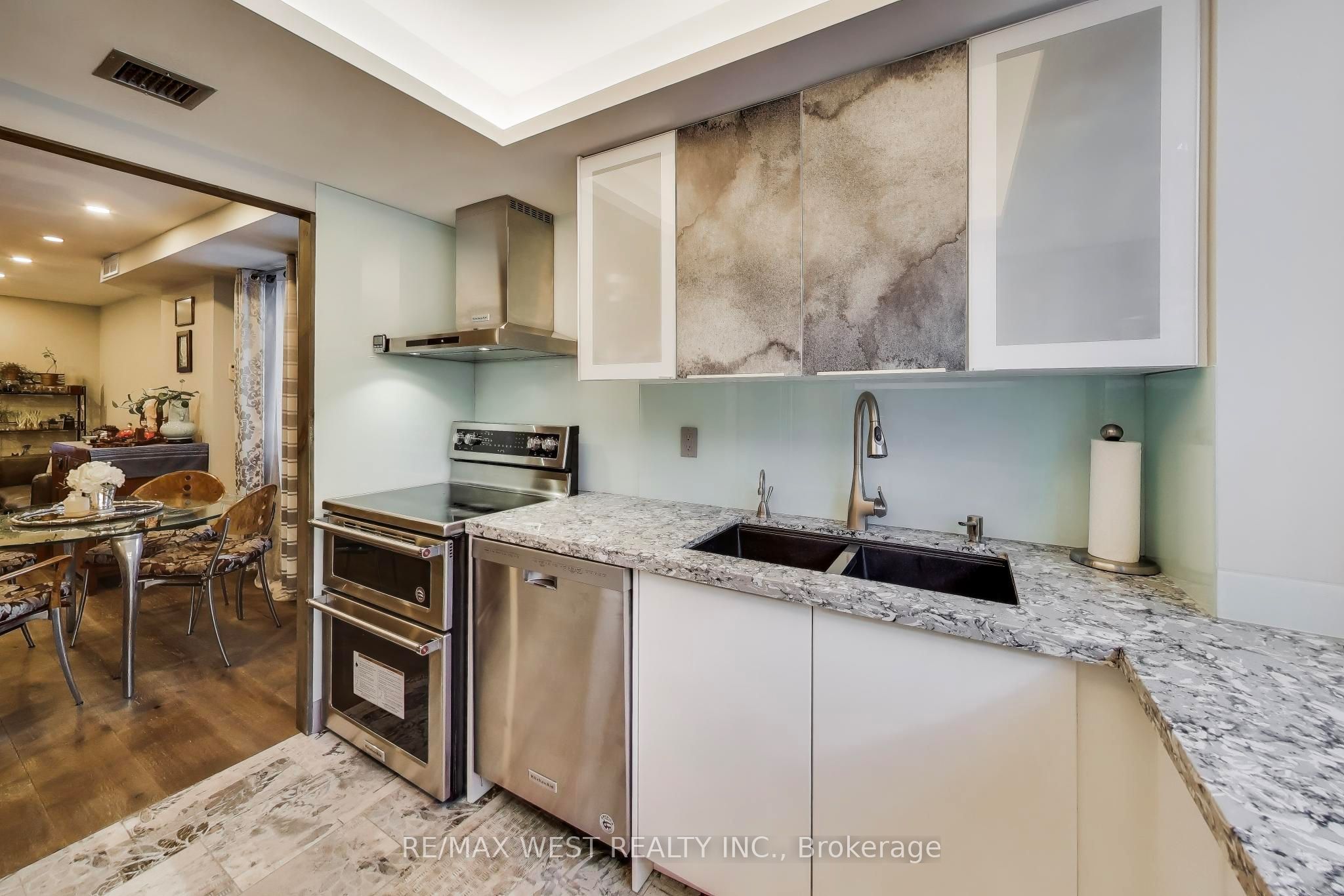 Additional image 6 of 21 Dundonald Street, Toronto, ON, M4Y 1K3