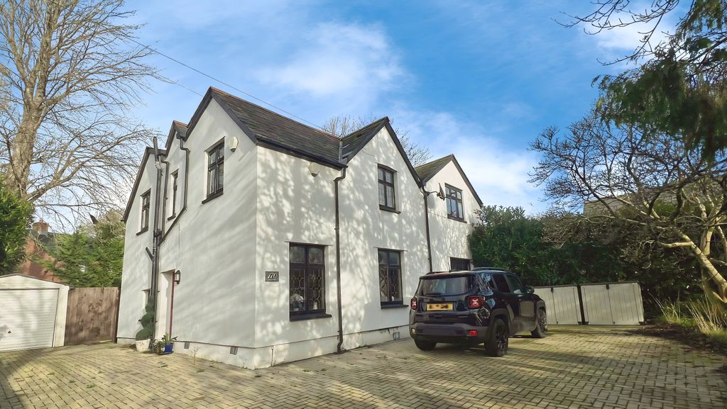 4 bed detached house for saleFidlas Road, Llanishen, Cardiff CF14
