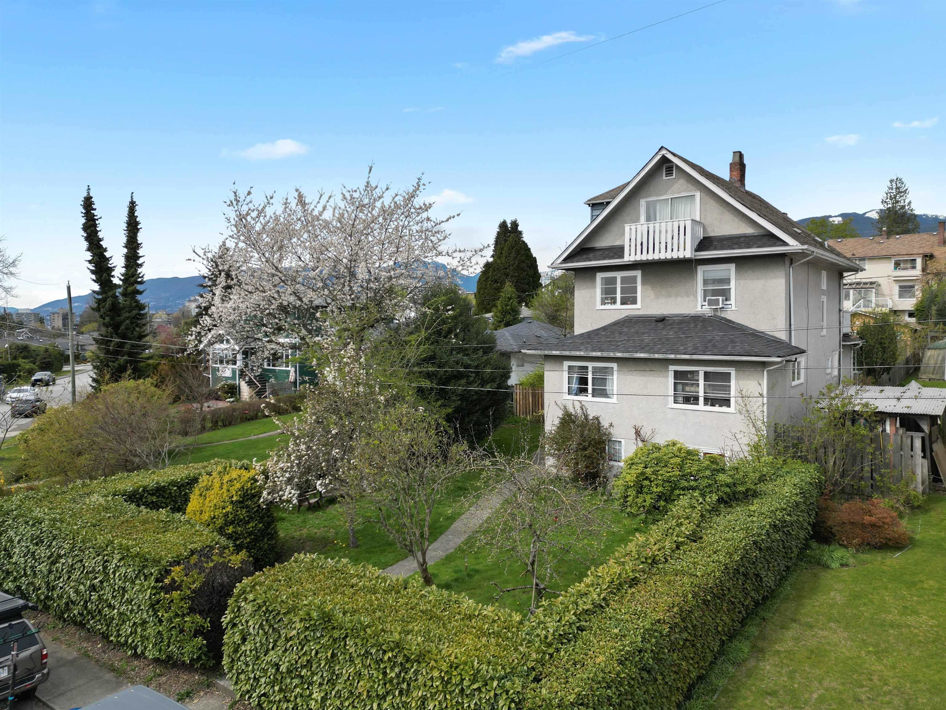 444 6th Street E, North Vancouver, BC, V7L 1P9