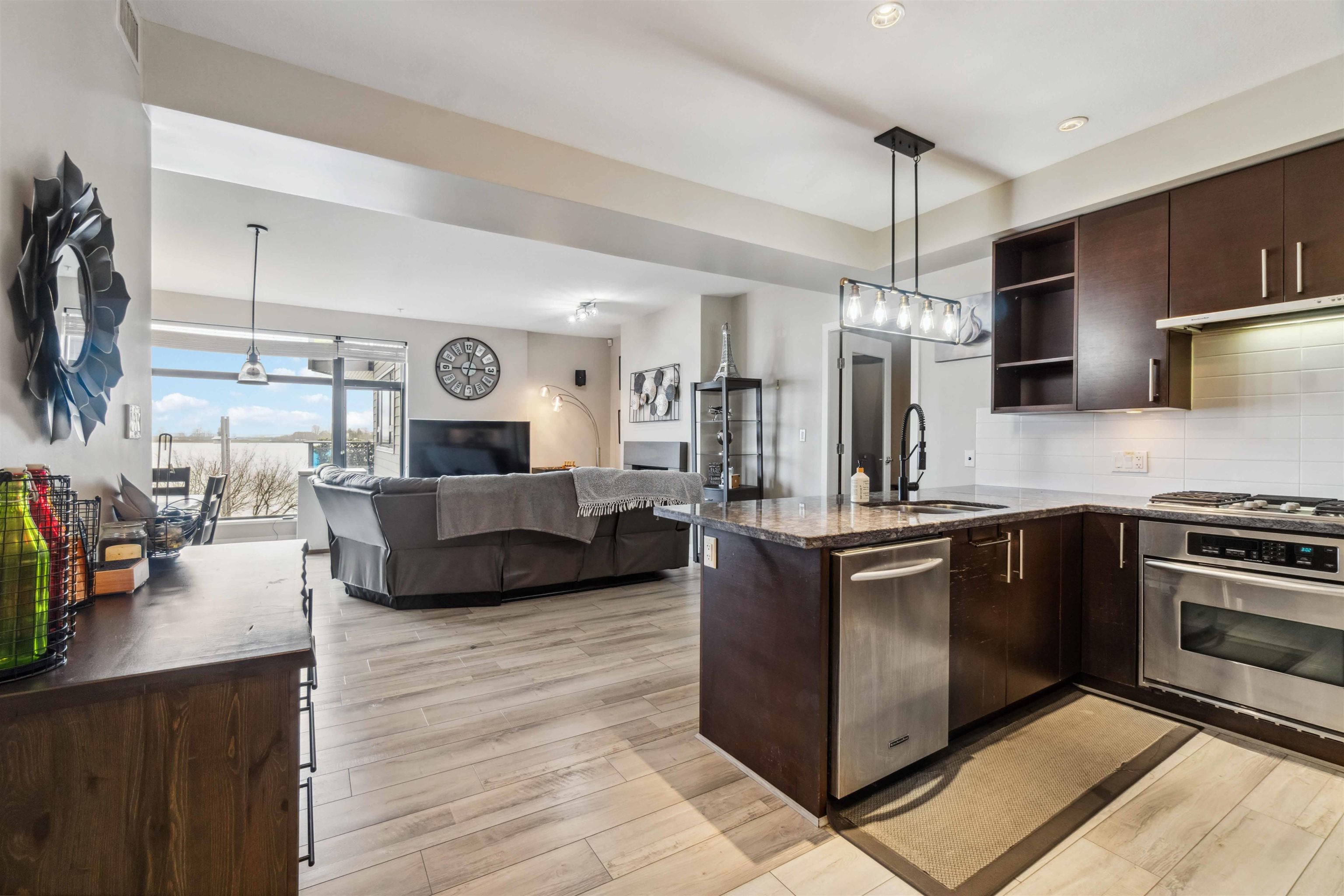 201-14300 Riverport Way, Richmond, BC, V6W 0A4