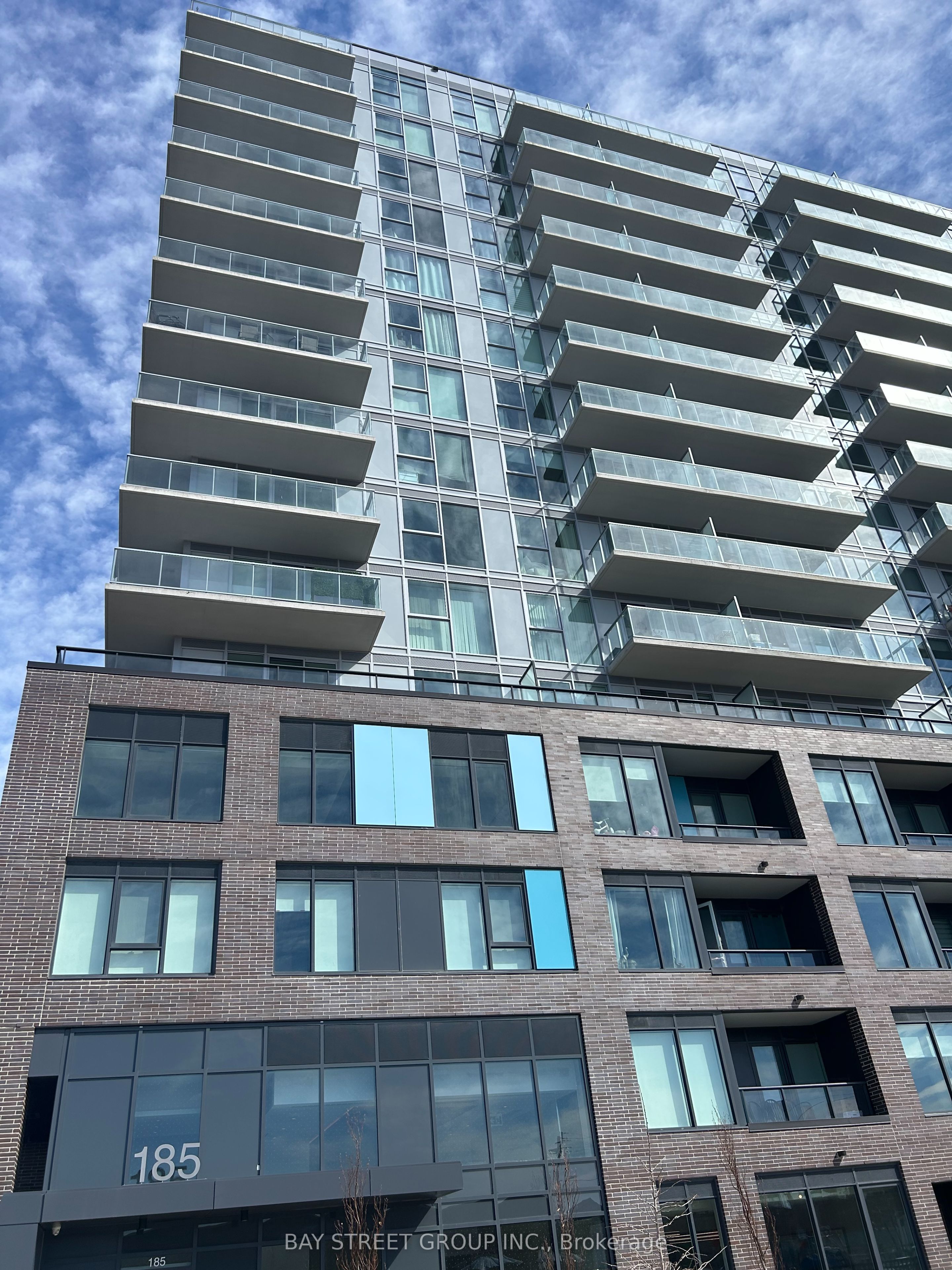 612-185 Deerfield Drive, Newmarket, ON, L3Y 0G7